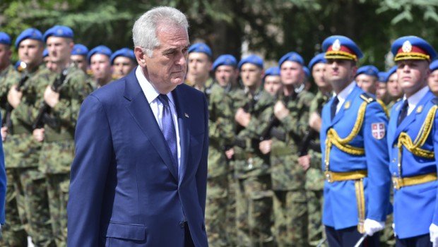 Nikolić: Zatvorićemo granice ako EU ne bude prihvatila migrante
